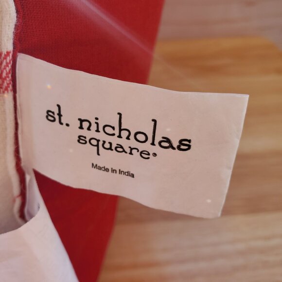 Christmas Holiday Throw Pillow Red Pom-Poms, Plaid Design Embroidered "Believe" - Picture 8 of 10